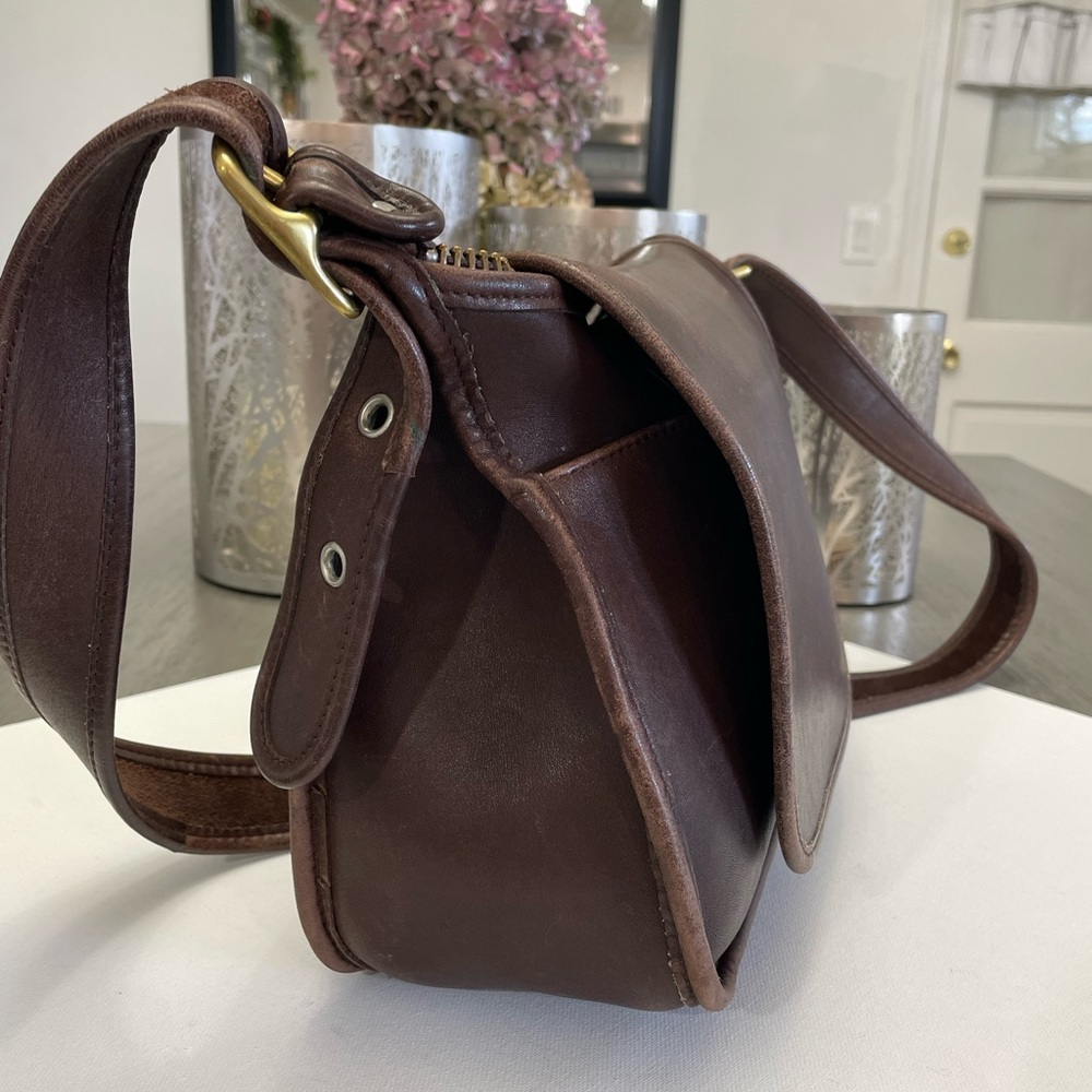 Vintage Coach Messenger Shoulder Bag Patrica Legacy  In Dark Brown Leather